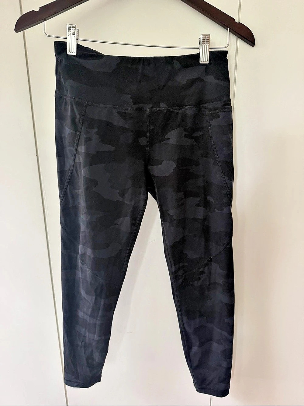 Sweaty Betty Power Workout Leggings Camo Black Small 7/8 length